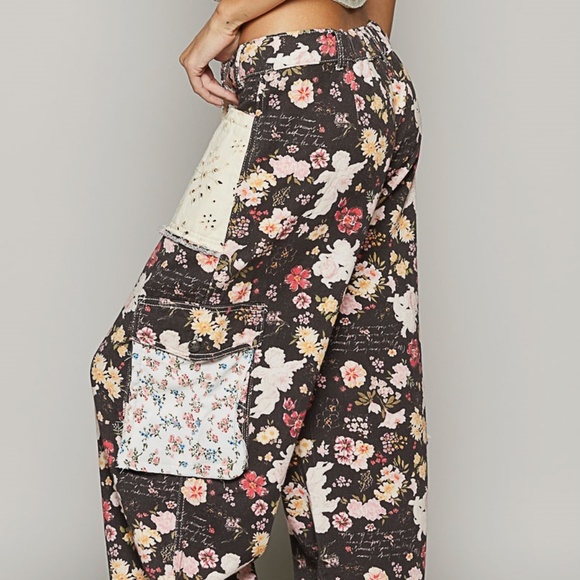 !NWT!! POL Roomy fit CargoPants in Printed Twill,Contrast & Boho Pocket’s Sz Med - Picture 5 of 8